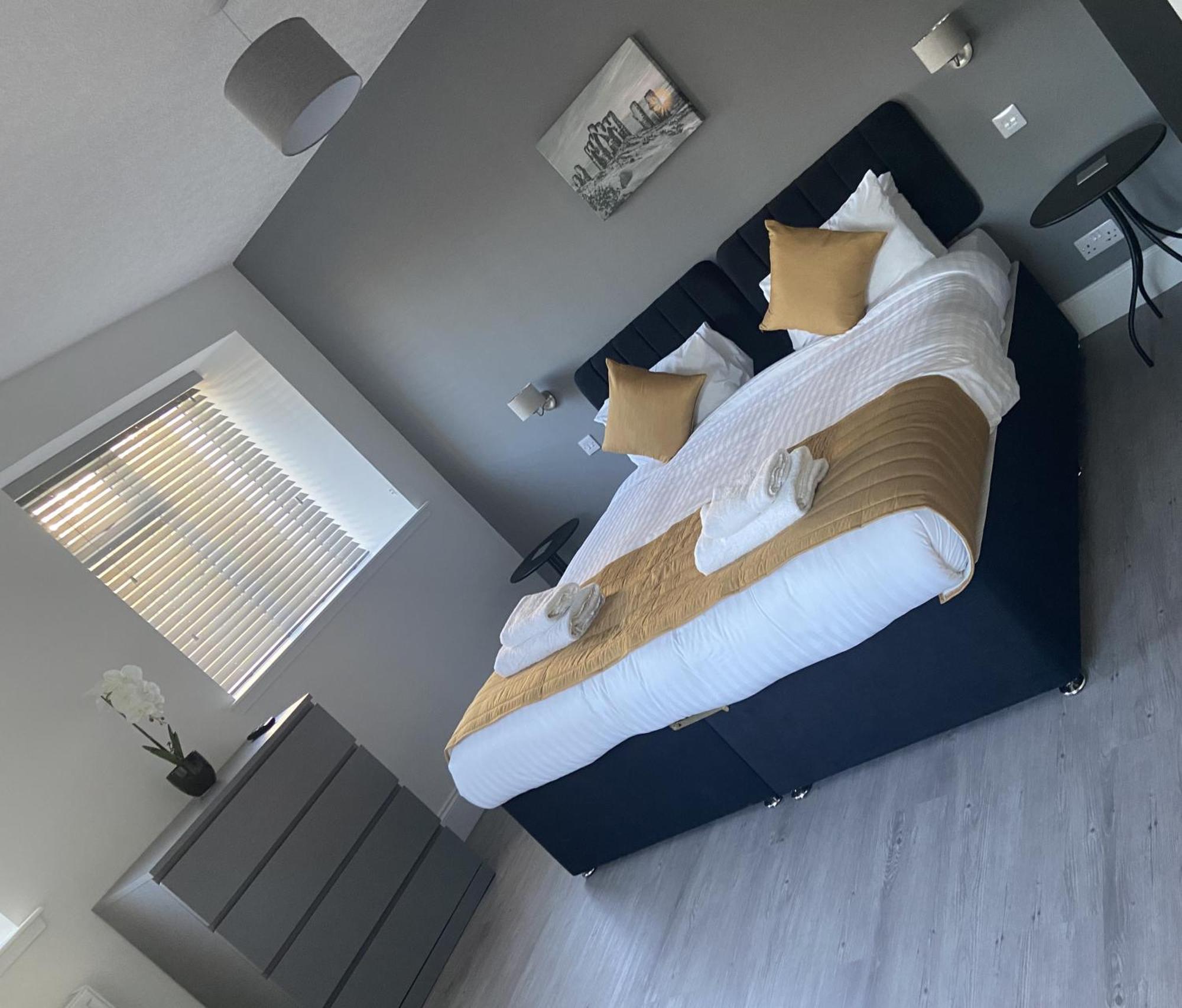 The Station Hotel Alness Bagian luar foto