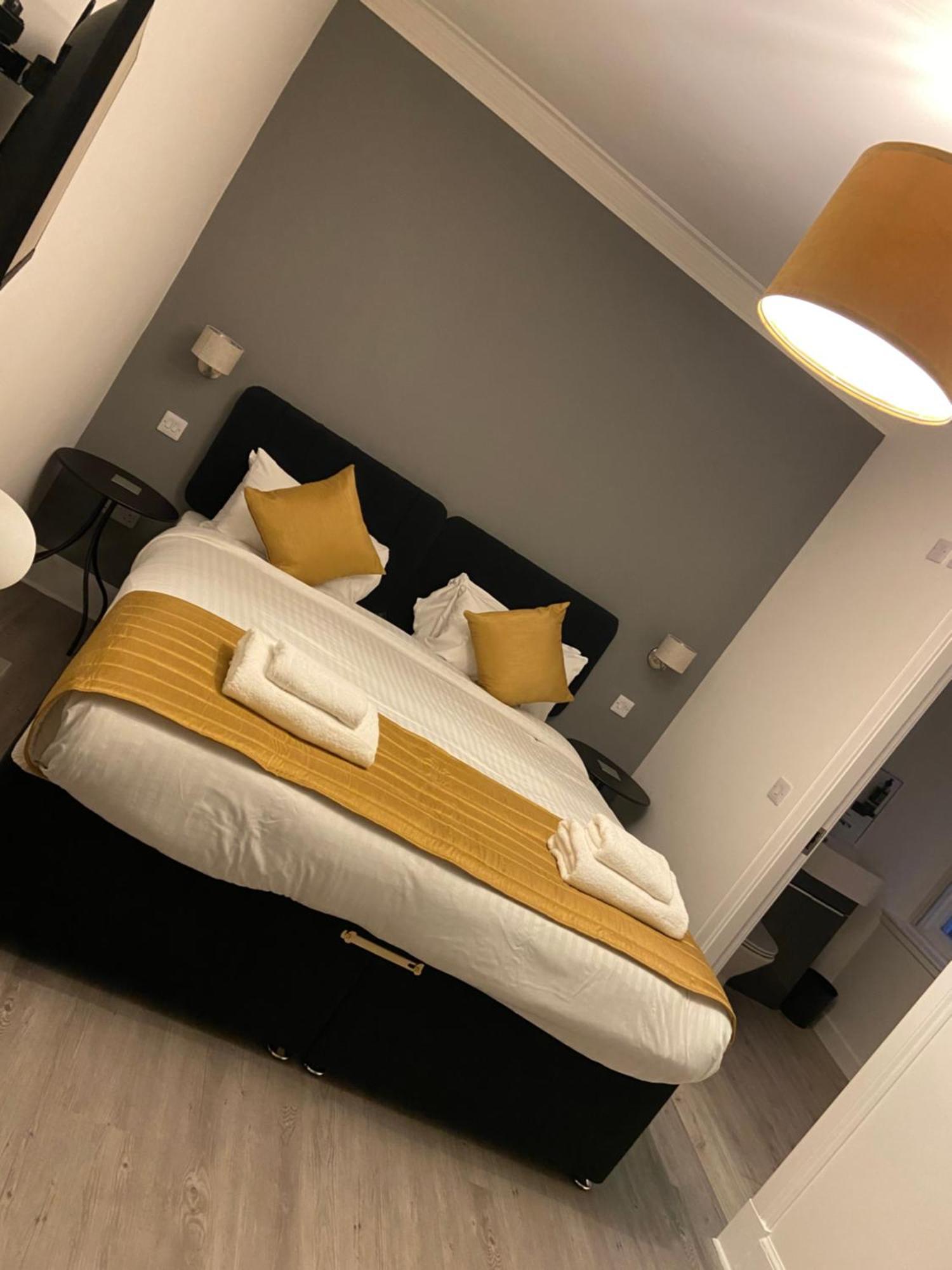 The Station Hotel Alness Bagian luar foto