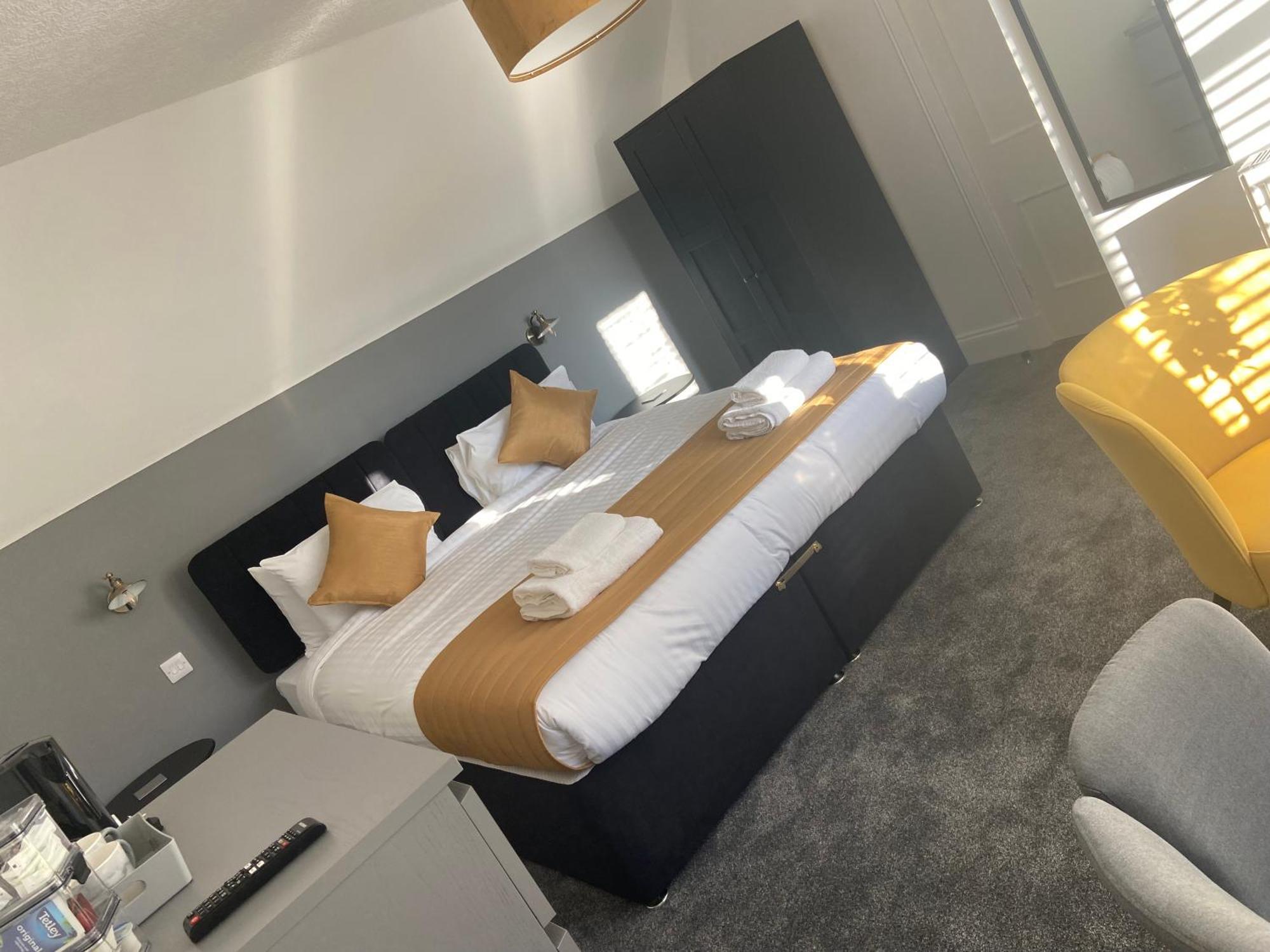 The Station Hotel Alness Bagian luar foto