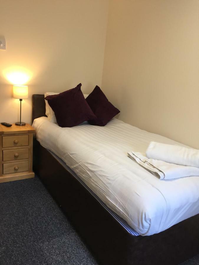 The Station Hotel Alness Bagian luar foto